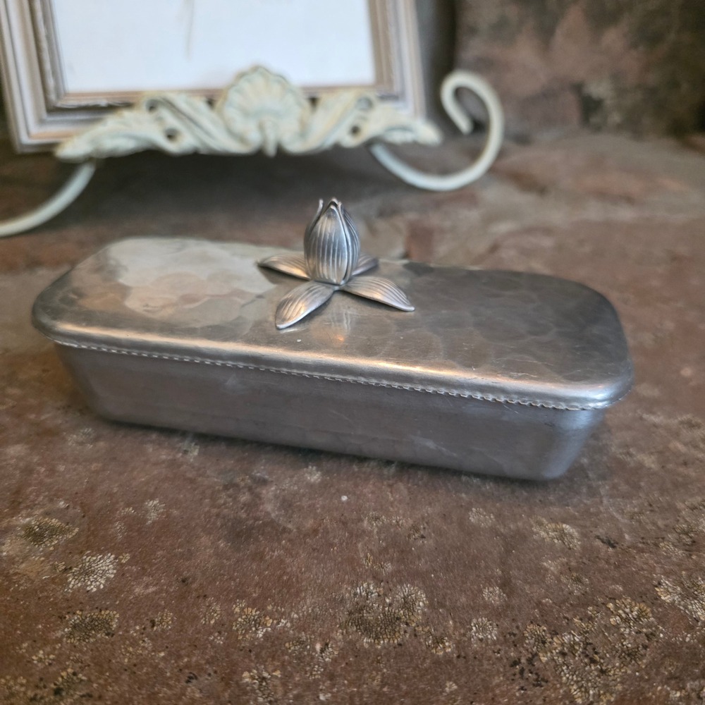 Vintage 50's Hammered Aluminum Butter Dish Floral Bud Finial Arts and Crafts MCM